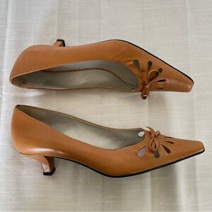 Naturalizer Tan Women's Heels with Cutout Design Size 9M